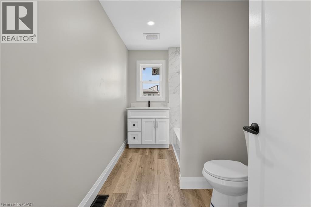 20 Avenue Place, Welland, Ontario  L3B 4B1 - Photo 32 - 40824521