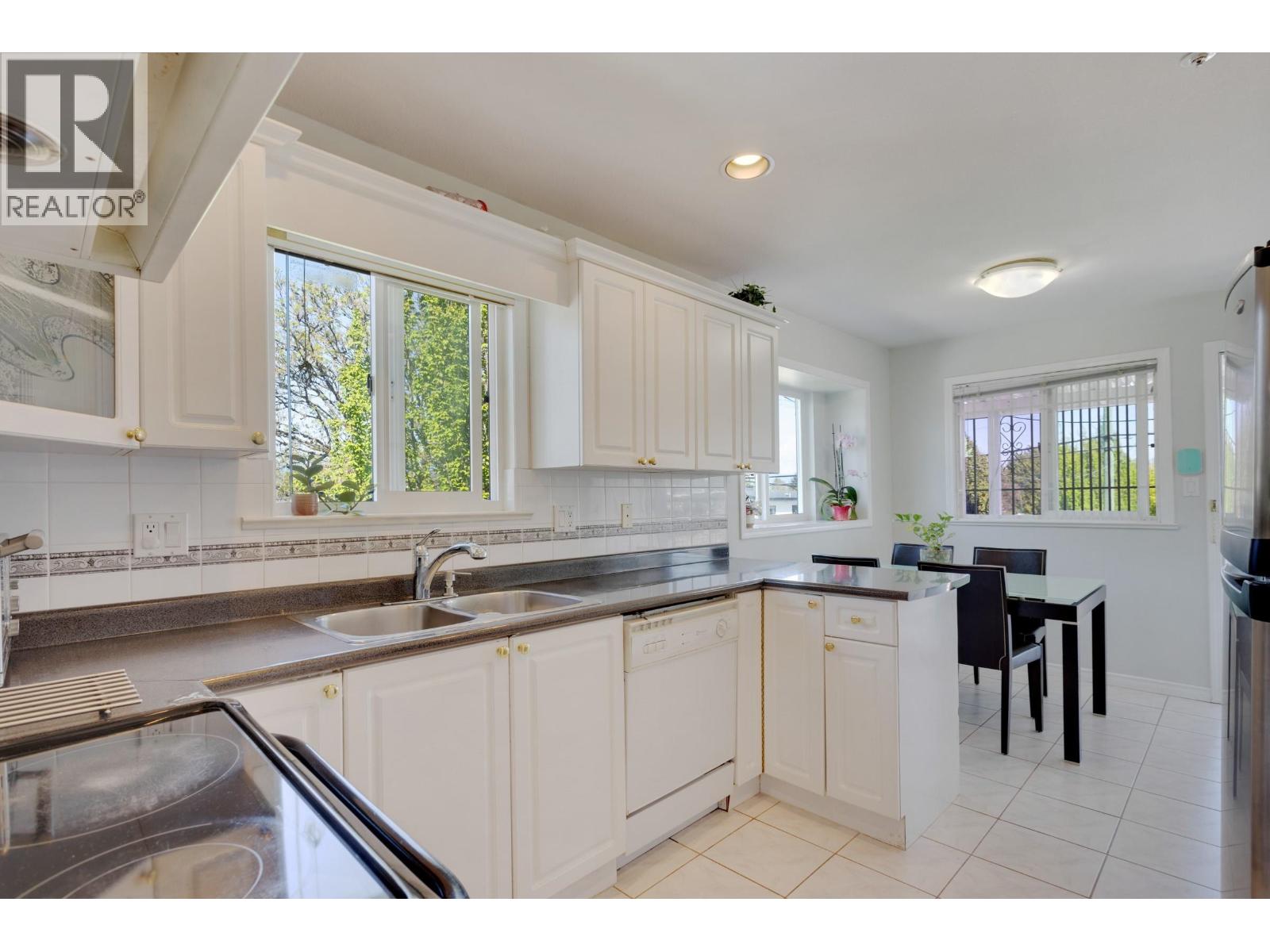 4708 Inverness Street, Vancouver, British Columbia  V5V 4X6 - Photo 8 - R3114864