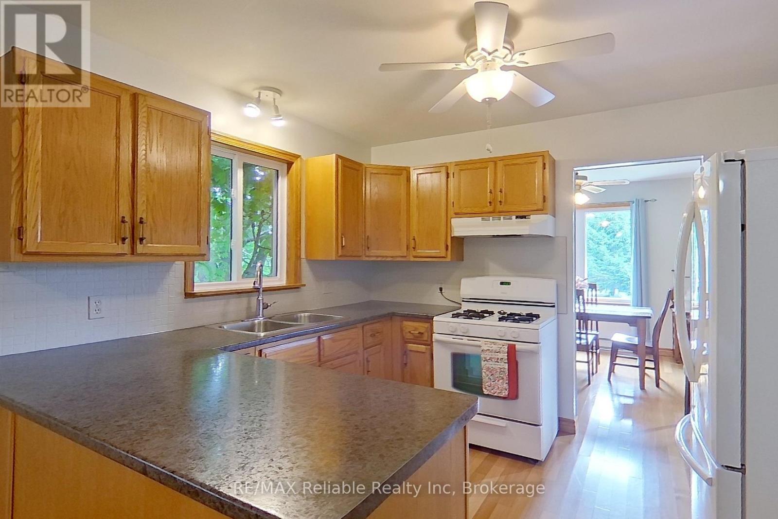 25 Jordan Drive, North Huron, Ontario  N0G 1E0 - Photo 11 - X12662334