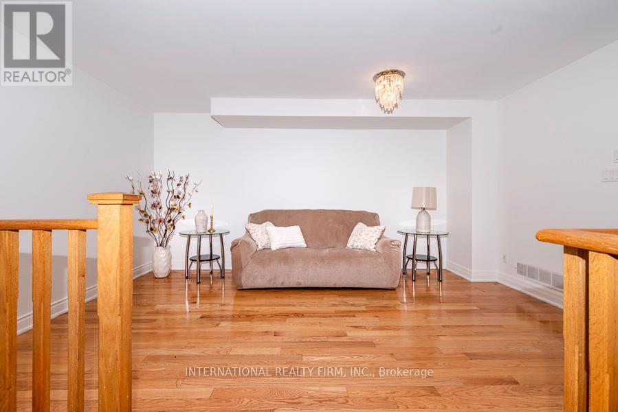 28 Camps Lane, Toronto, Ontario  M1E 0B2 - Photo 11 - E13038830