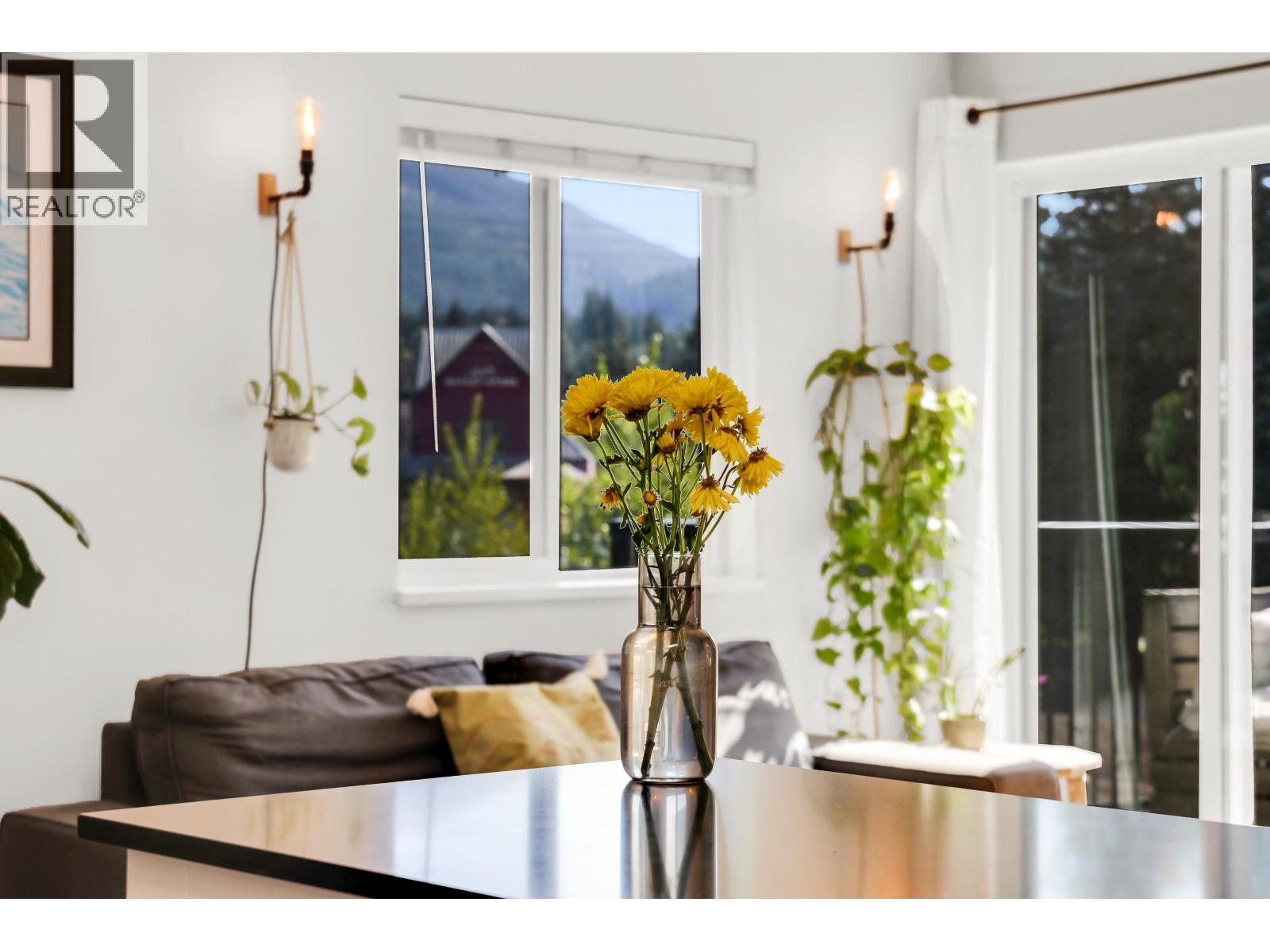 C311 40140 Willow Crescent, Squamish, British Columbia  V8B 0M1 - Photo 7 - R3116325