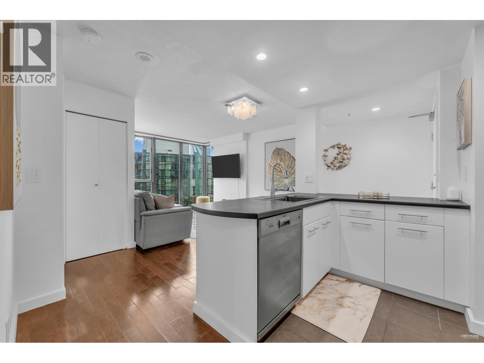 2106 1331 W Georgia Street, Vancouver, British Columbia  V6E 4P1 - Photo 2 - R3116332