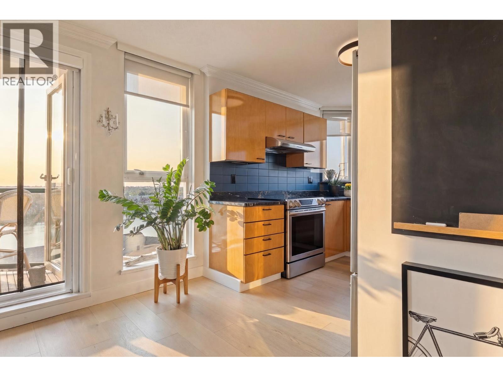 1208 10 Laguna Court, New Westminster, British Columbia  V3M 6W3 - Photo 11 - R3116341