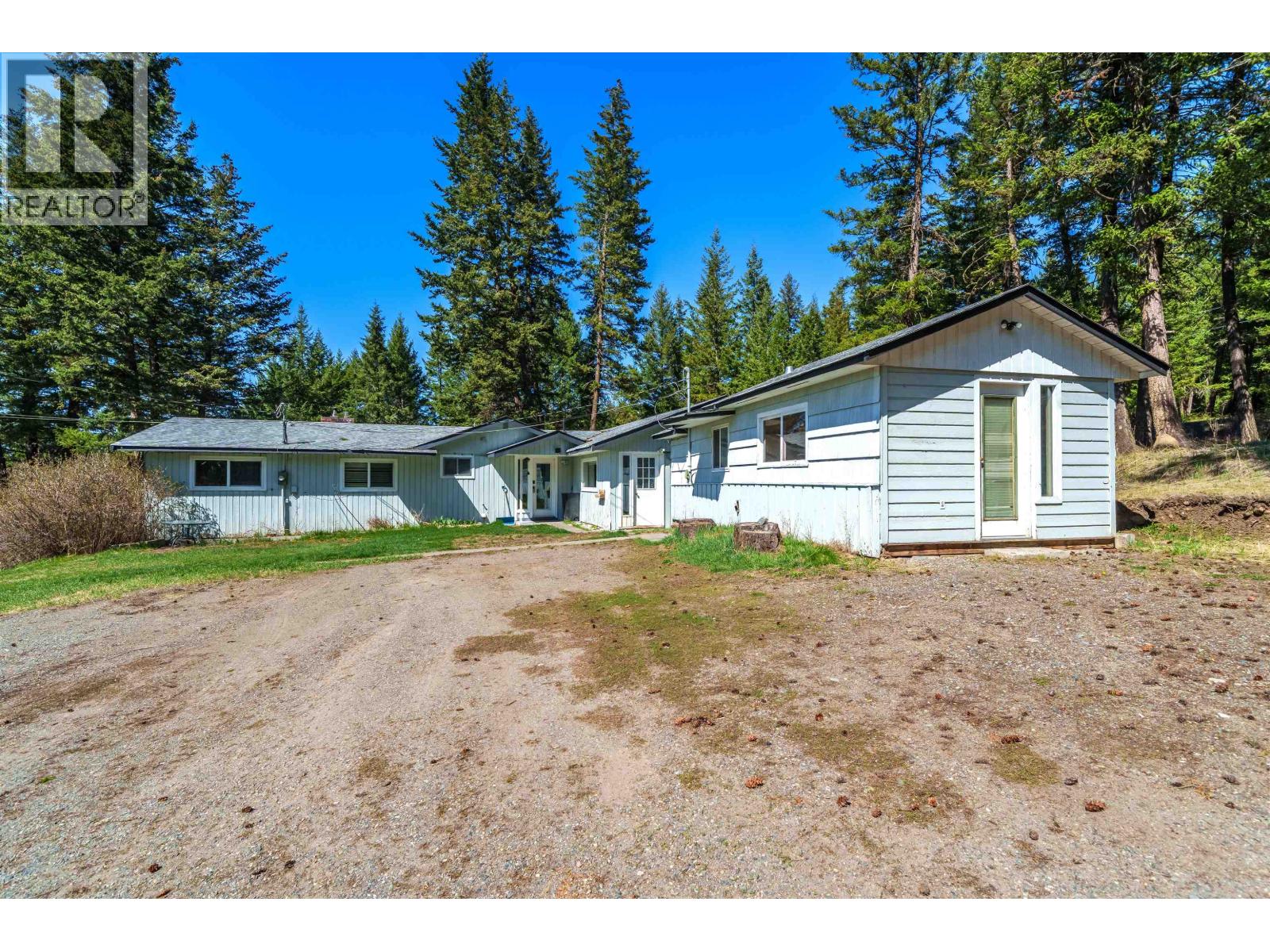 3559 S Cariboo 97 Highway, Lac La Hache, British Columbia  V0K 1T1 - Photo 2 - R3082803