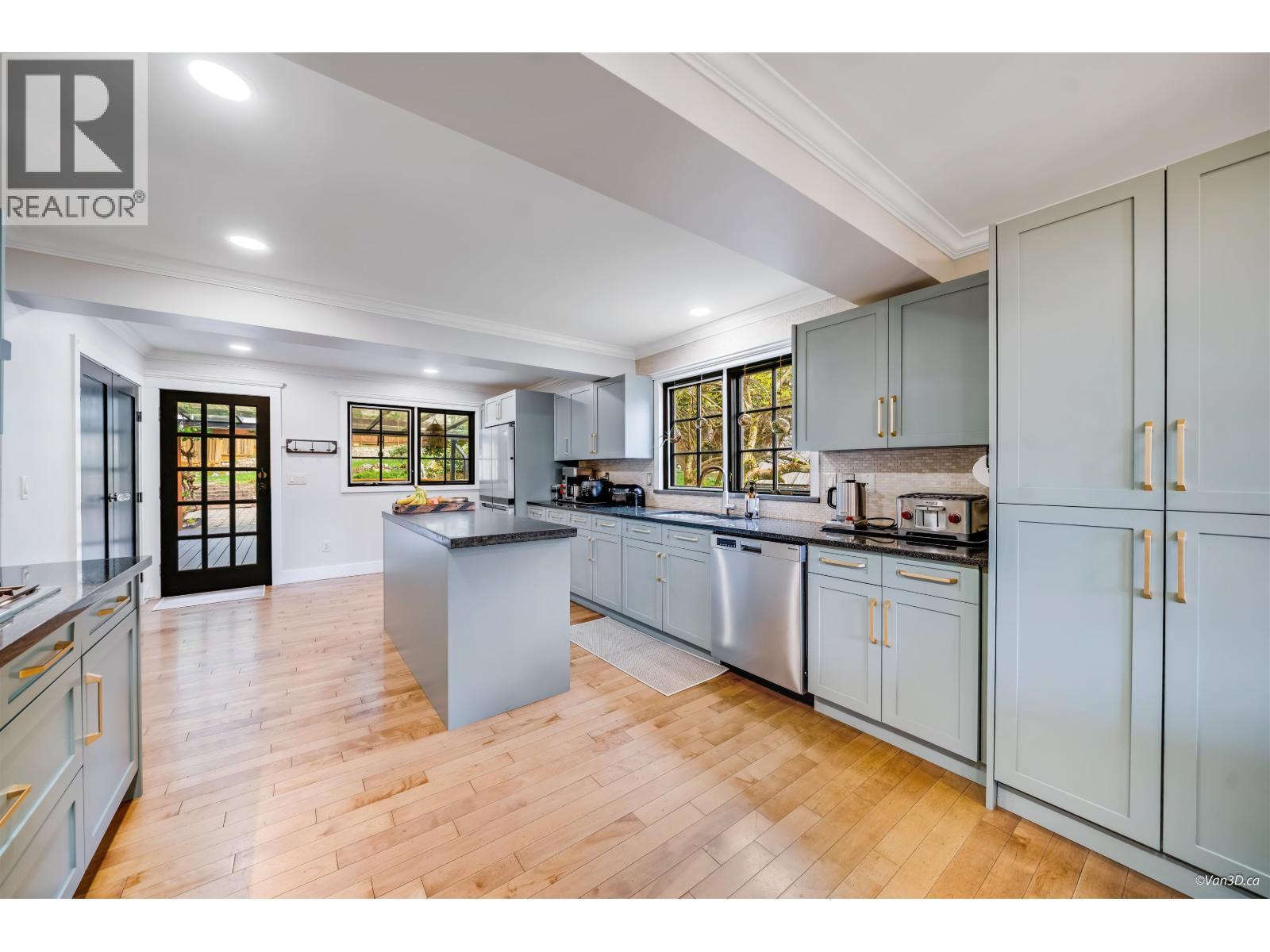 1570 East Road, Anmore, British Columbia  V3H 4X6 - Photo 2 - R3116339