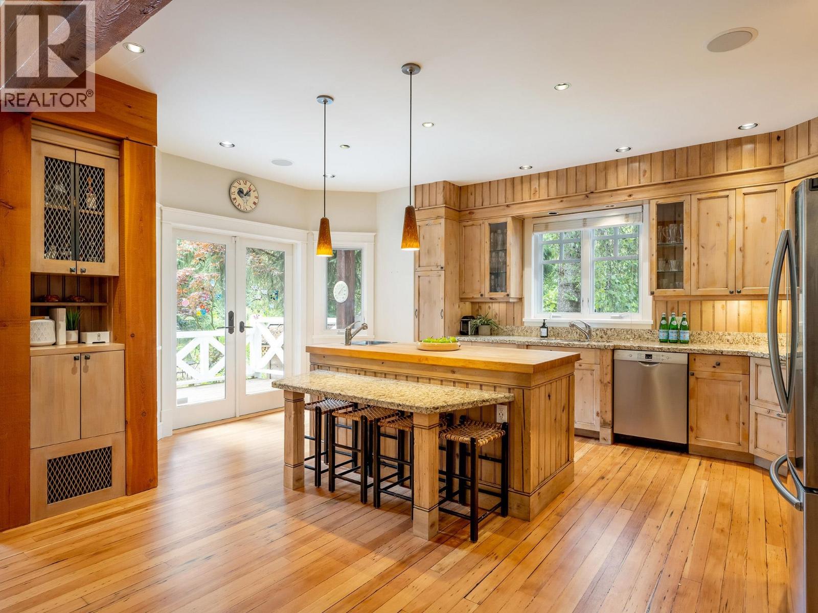 7313 Fitzsimmons Road South, Whistler, British Columbia  V8E 0E5 - Photo 12 - R3116343