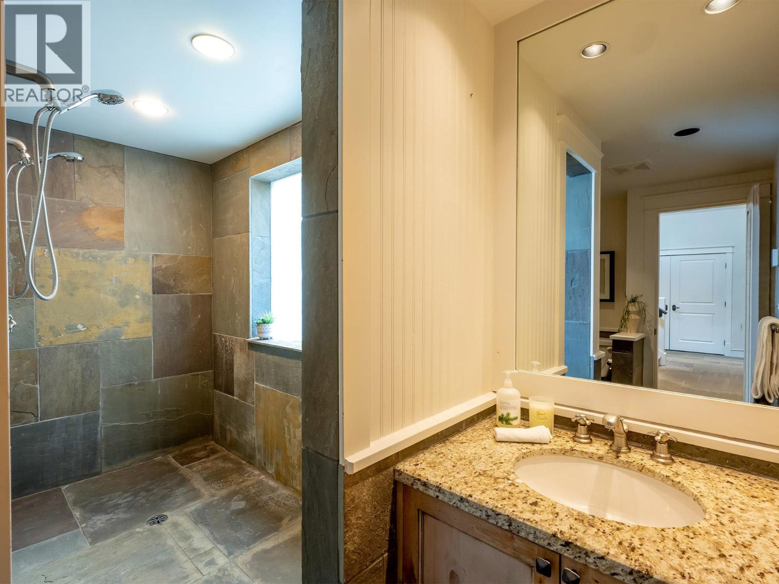 7313 Fitzsimmons Road South, Whistler, British Columbia  V8E 0E5 - Photo 14 - R3116343