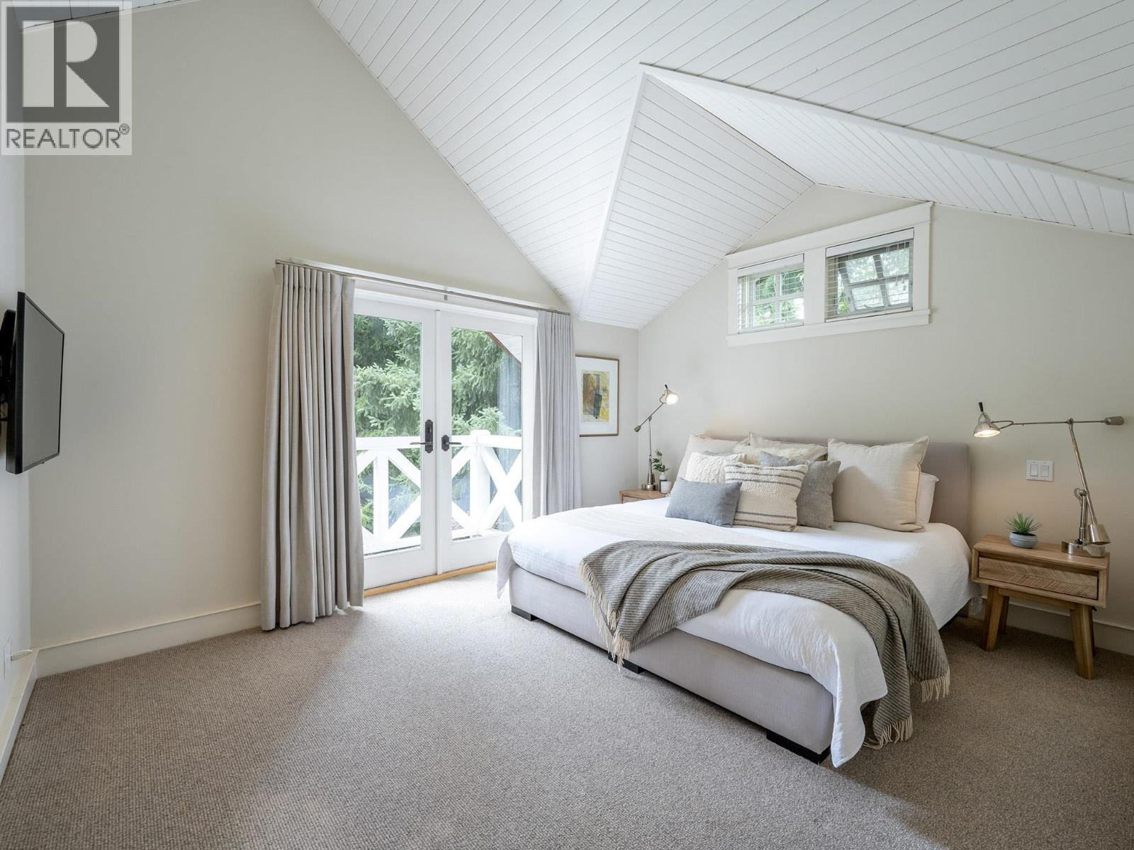 7313 Fitzsimmons Road South, Whistler, British Columbia  V8E 0E5 - Photo 16 - R3116343