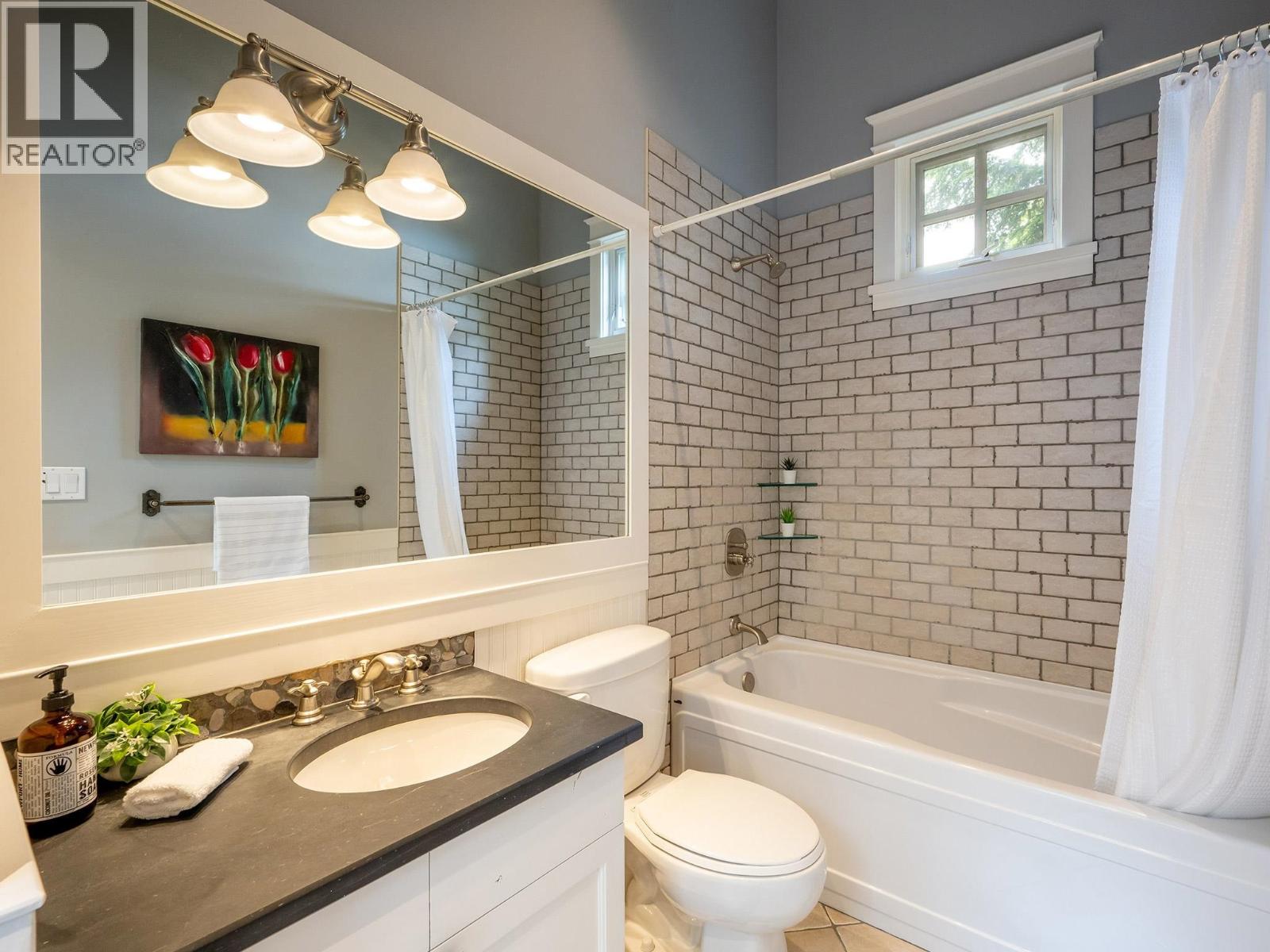 7313 Fitzsimmons Road South, Whistler, British Columbia  V8E 0E5 - Photo 23 - R3116343