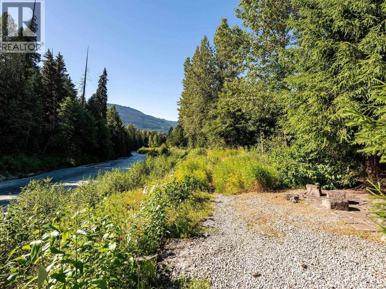 7313 Fitzsimmons Road South, Whistler, British Columbia  V8E 0E5 - Photo 28 - R3116343