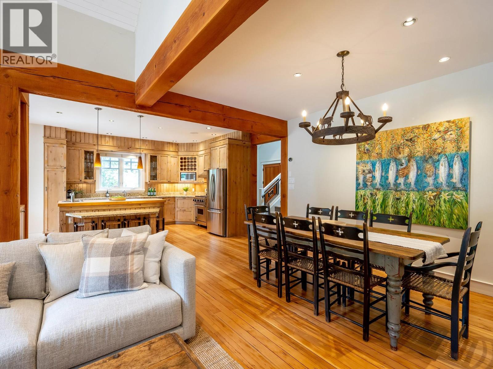 7313 Fitzsimmons Road South, Whistler, British Columbia  V8E 0E5 - Photo 9 - R3116343