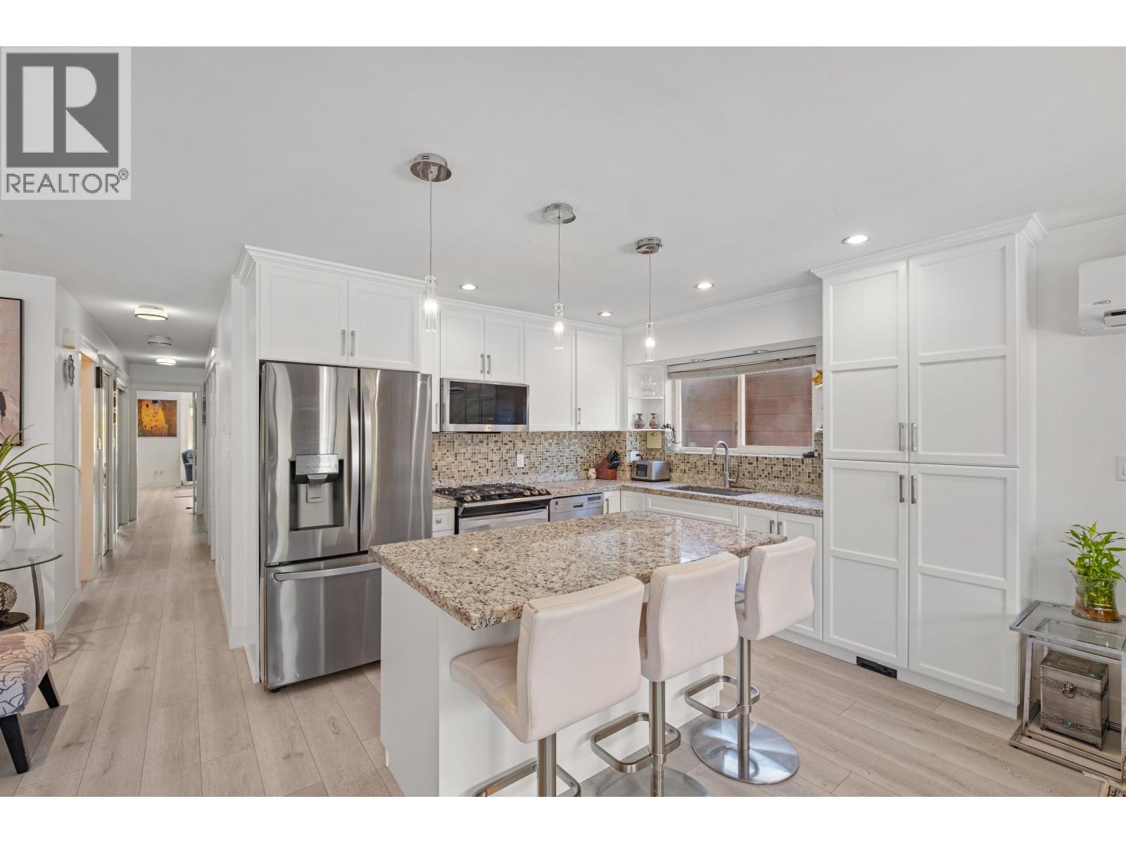 318 W 18th Street, North Vancouver, British Columbia  V7M 1W9 - Photo 6 - R3116344