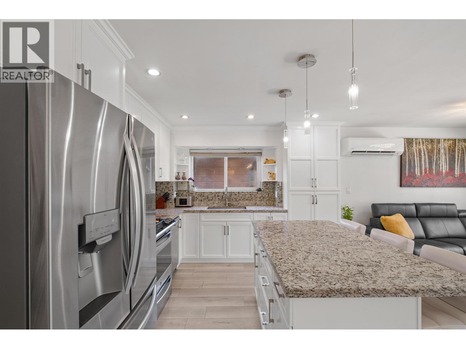 318 W 18th Street, North Vancouver, British Columbia  V7M 1W9 - Photo 7 - R3116344