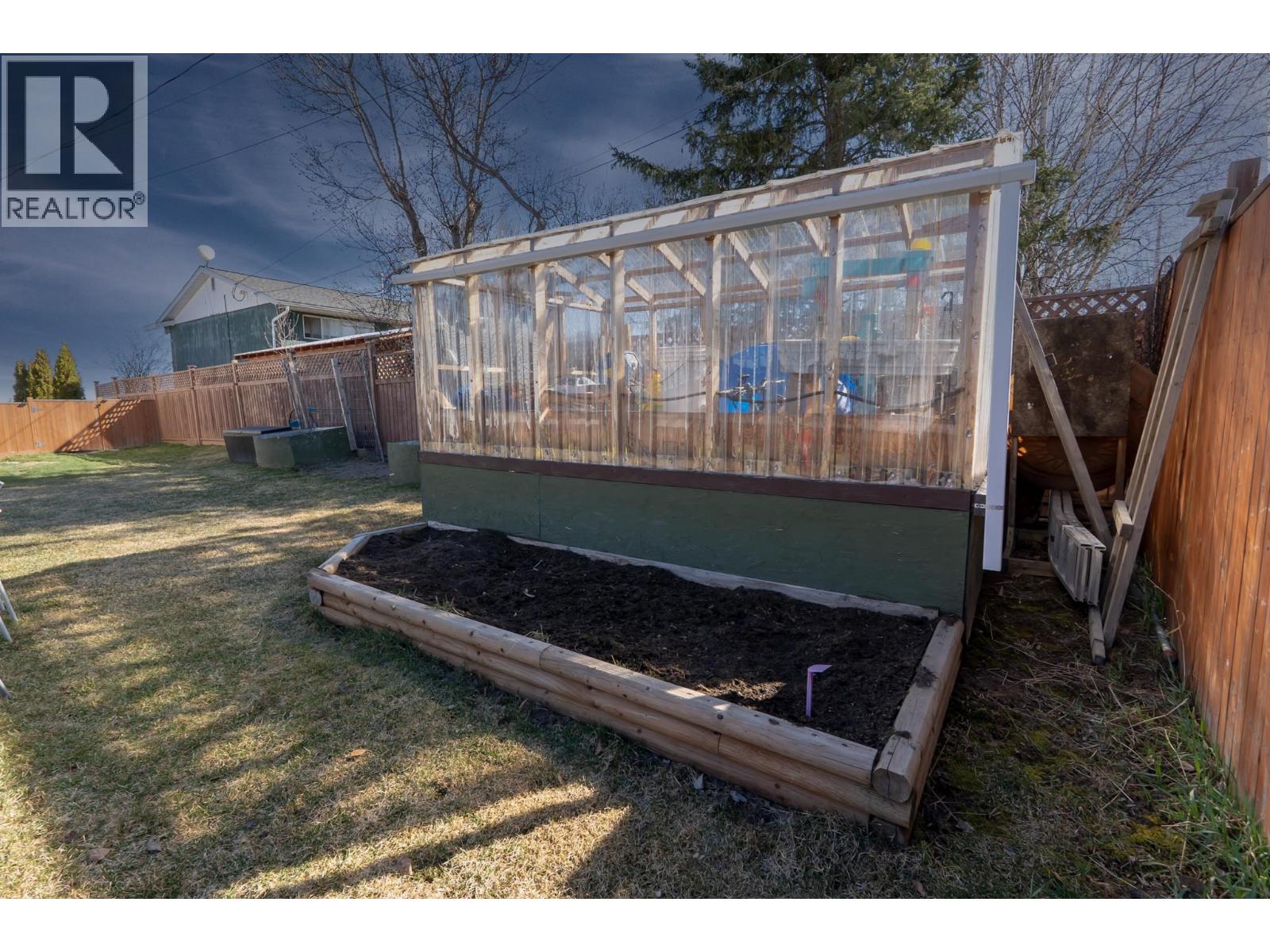 138 W 6th Street, Vanderhoof, British Columbia  V0J 3A0 - Photo 28 - R3116209