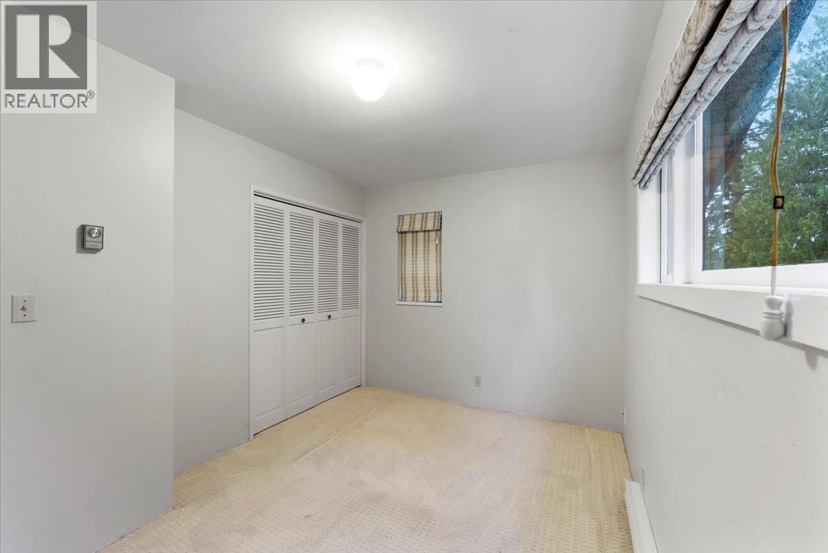 1064 Ruthina Avenue, North Vancouver, British Columbia  V7R 2E6 - Photo 30 - R3116306