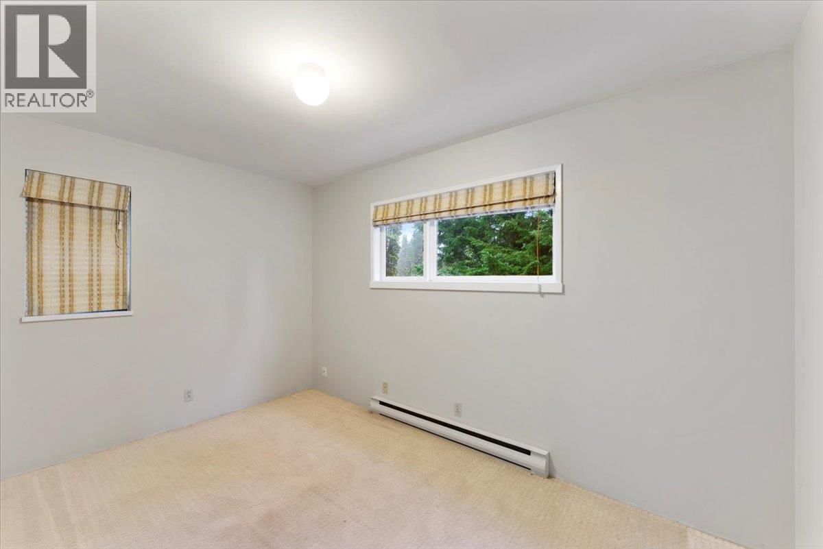 1064 Ruthina Avenue, North Vancouver, British Columbia  V7R 2E6 - Photo 28 - R3116306