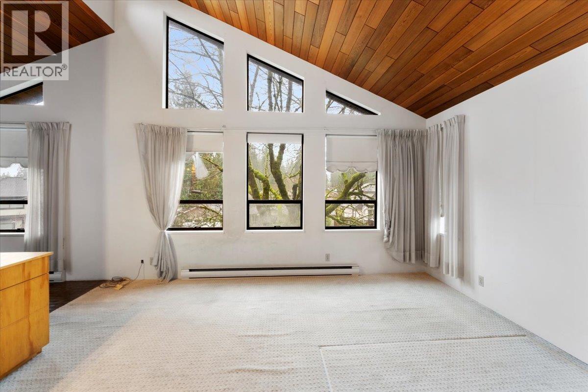 1064 Ruthina Avenue, North Vancouver, British Columbia  V7R 2E6 - Photo 24 - R3116306