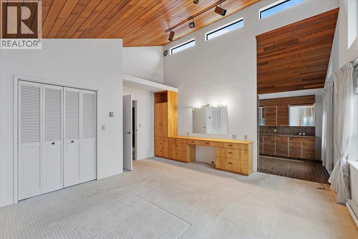 1064 Ruthina Avenue, North Vancouver, British Columbia  V7R 2E6 - Photo 25 - R3116306