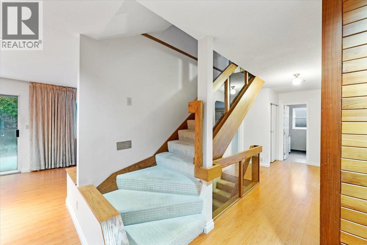 1064 Ruthina Avenue, North Vancouver, British Columbia  V7R 2E6 - Photo 19 - R3116306