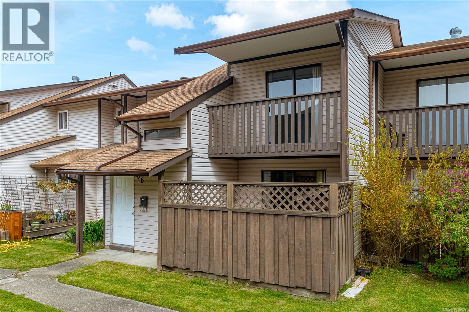 16 1506 Admirals Rd, View Royal, British Columbia  V9A 7B1 - Photo 2 - 1033137