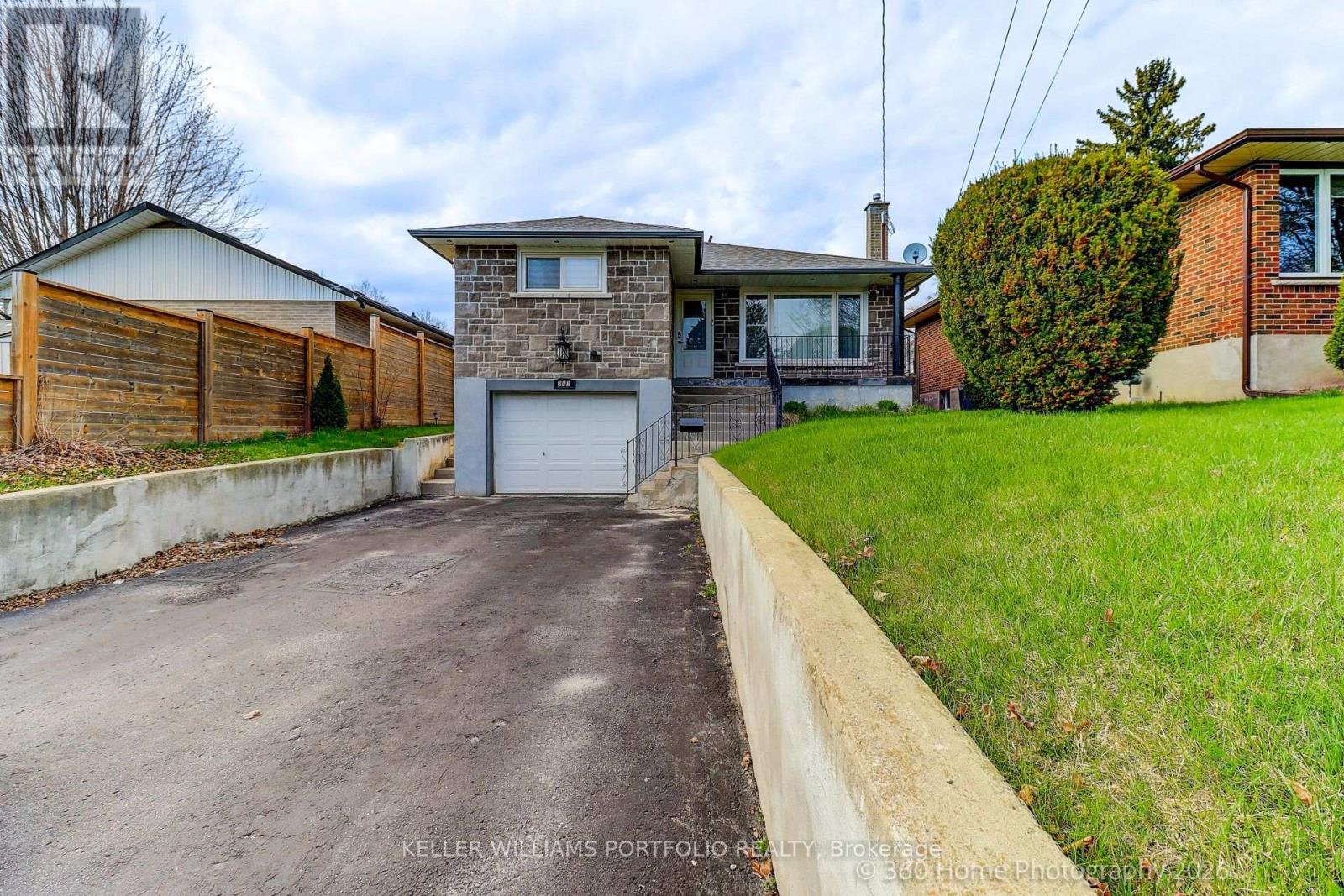 UPPER LEVEL - 962 WILLOWDALE AVENUE, Oshawa, Ontario