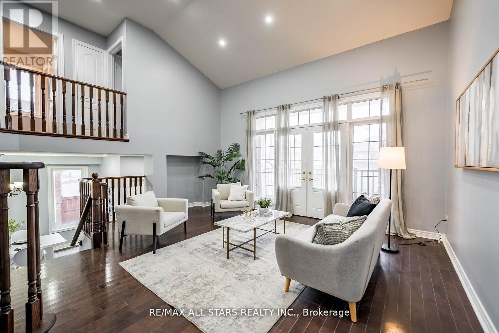 138 Yakefarm Boulevard, Whitchurch-Stouffville, Ontario  L4A 0R8 - Photo 15 - N13050486