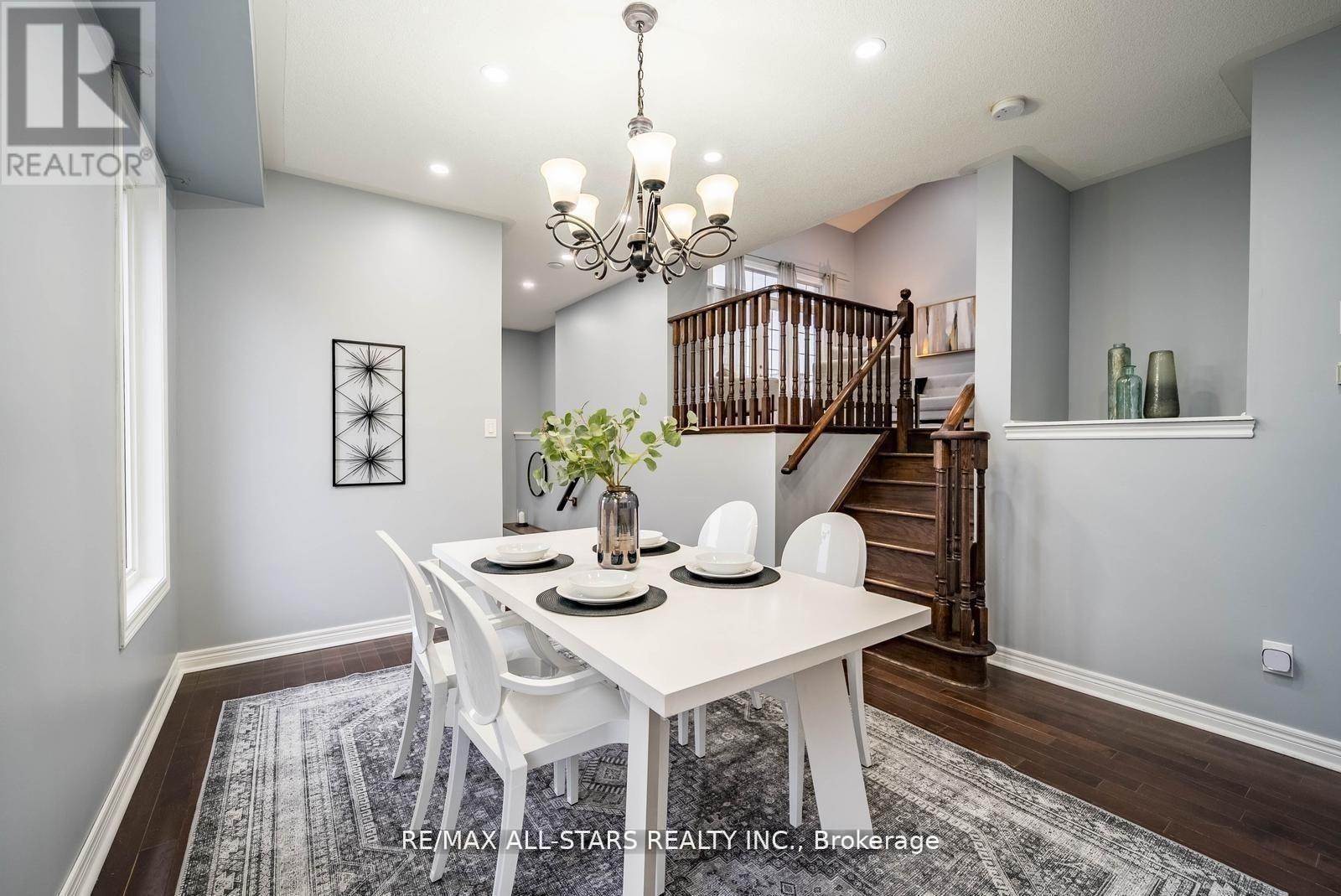 138 Yakefarm Boulevard, Whitchurch-Stouffville, Ontario  L4A 0R8 - Photo 4 - N13050486