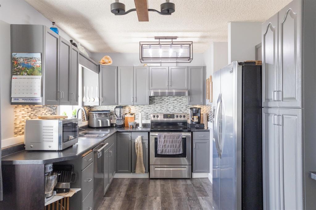 152 Kehler Drive, Mitchell, Manitoba  R5G 2M7 - Photo 2 - 202608397