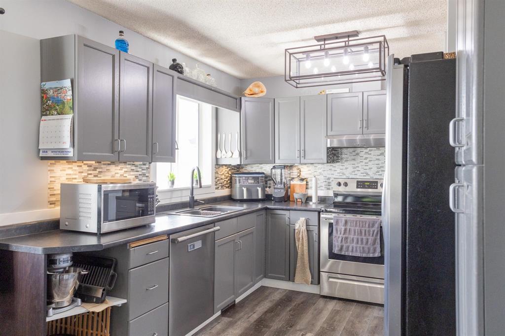 152 Kehler Drive, Mitchell, Manitoba  R5G 2M7 - Photo 3 - 202608397