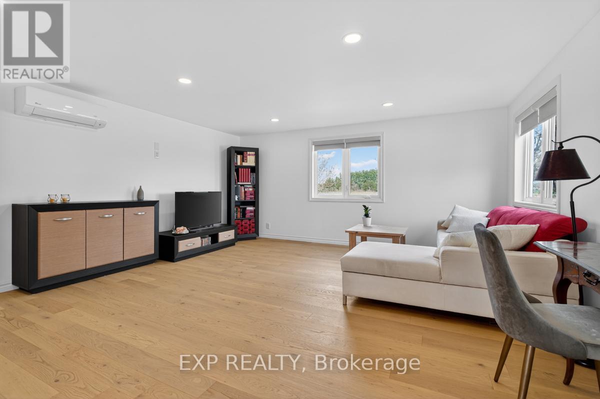 37008 Third Line, Southwold, Ontario  N0L 2G0 - Photo 11 - X13047700