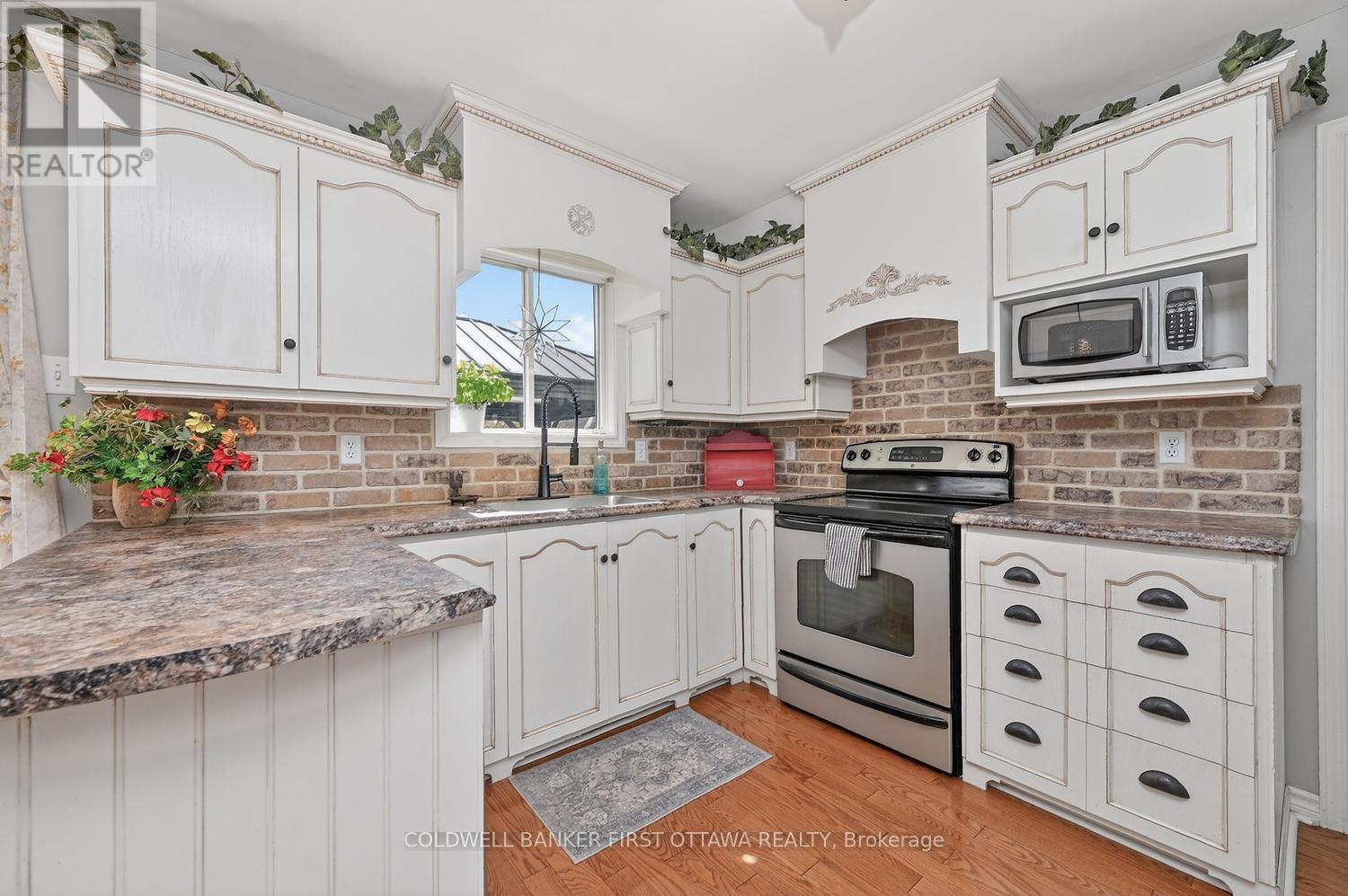 32 James Lewis Avenue, Ottawa, Ontario  K2S 1K5 - Photo 12 - X12956766