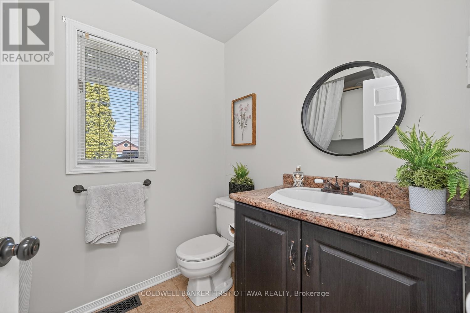 32 James Lewis Avenue, Ottawa, Ontario  K2S 1K5 - Photo 4 - X12956766