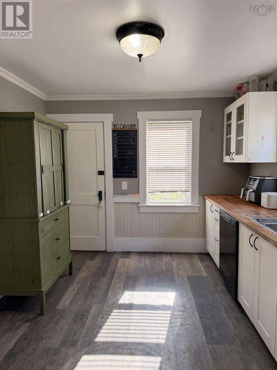 225 Water Street, Shelburne, Nova Scotia  B0T 1W0 - Photo 11 - 202608758