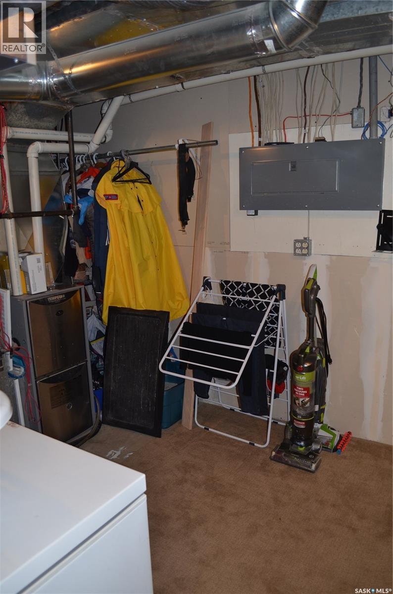 394 Standard Street, Pennant, Saskatchewan  S0N 1X0 - Photo 34 - SK027579