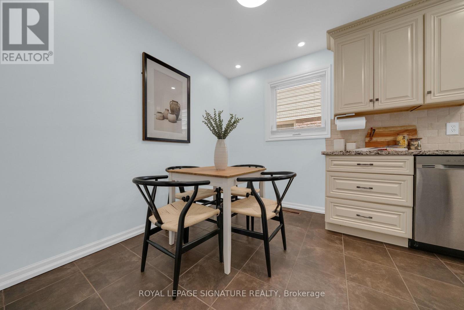 3158 Harris Crescent, Mississauga, Ontario  L5N 4Y5 - Photo 12 - W13050436