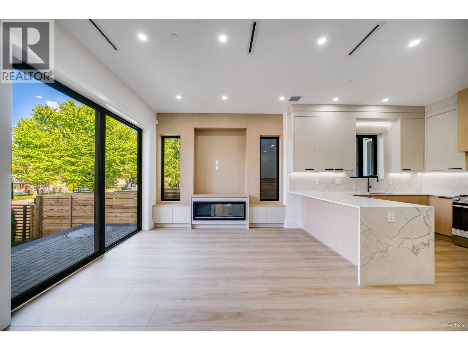 1 2636 Mcgill Street, Vancouver, British Columbia  V5K 1H3 - Photo 8 - R3116320