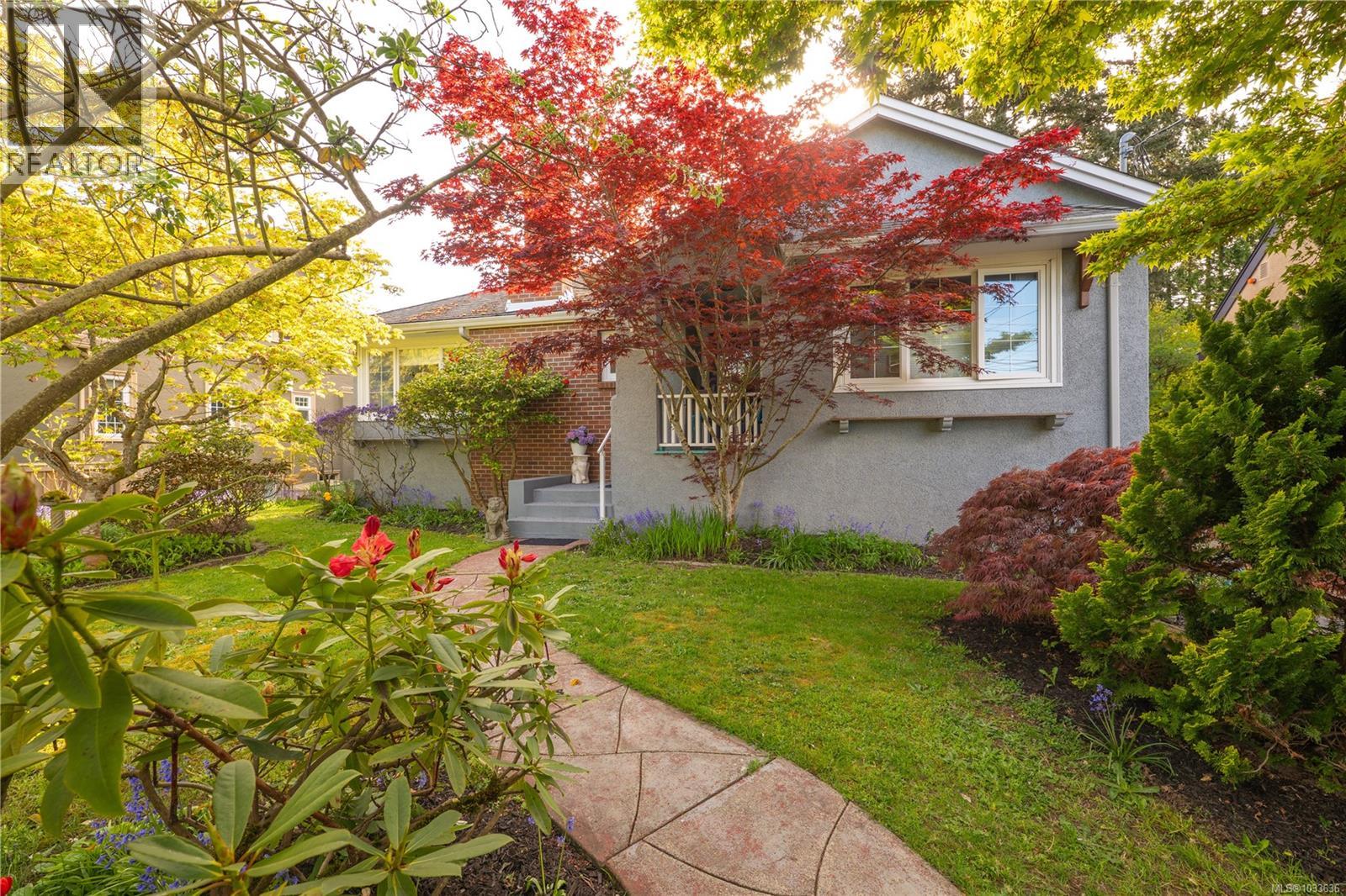 225 Stewart Ave, Nanaimo, British Columbia