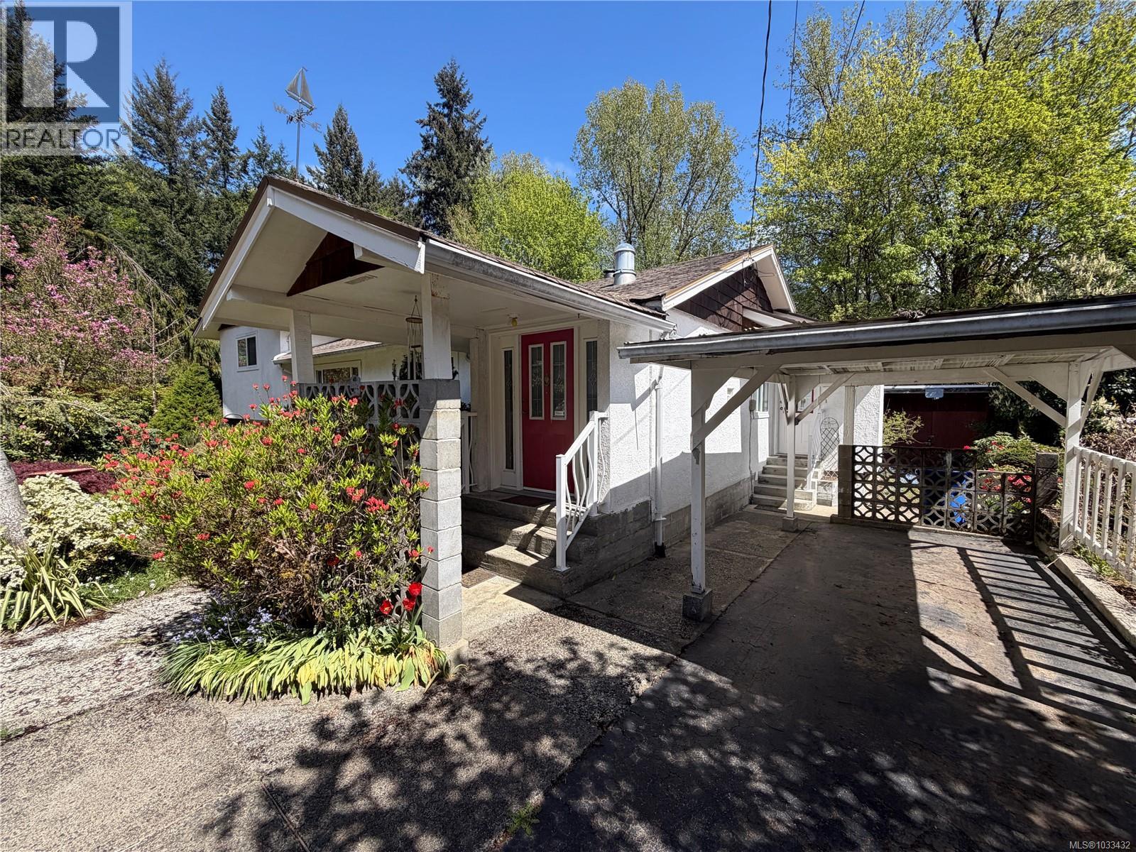 7207 Rockland Rd, Lake Cowichan, British Columbia