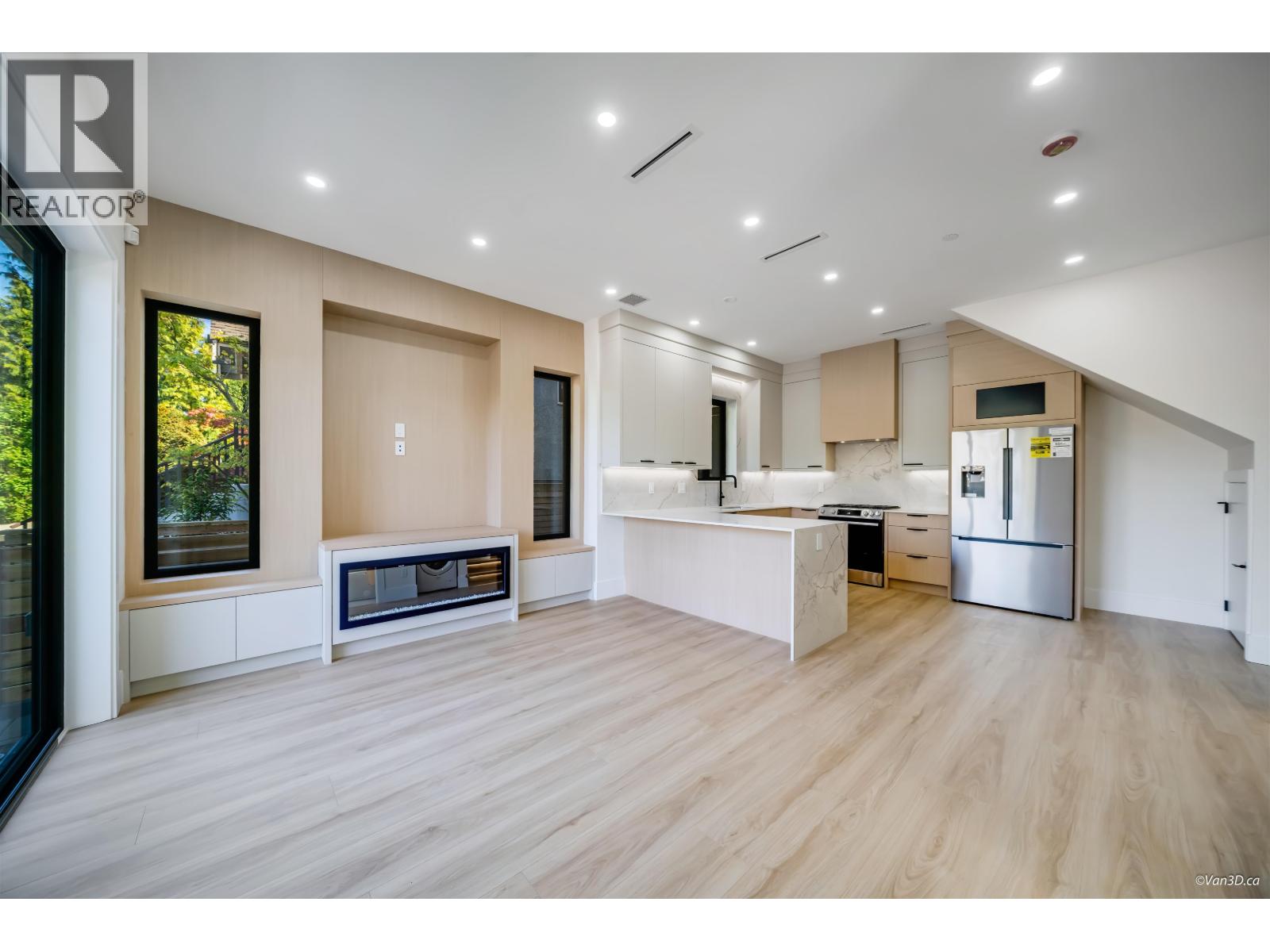 1 2636 Mcgill Street, Vancouver, British Columbia  V5K 1H3 - Photo 4 - R3116320