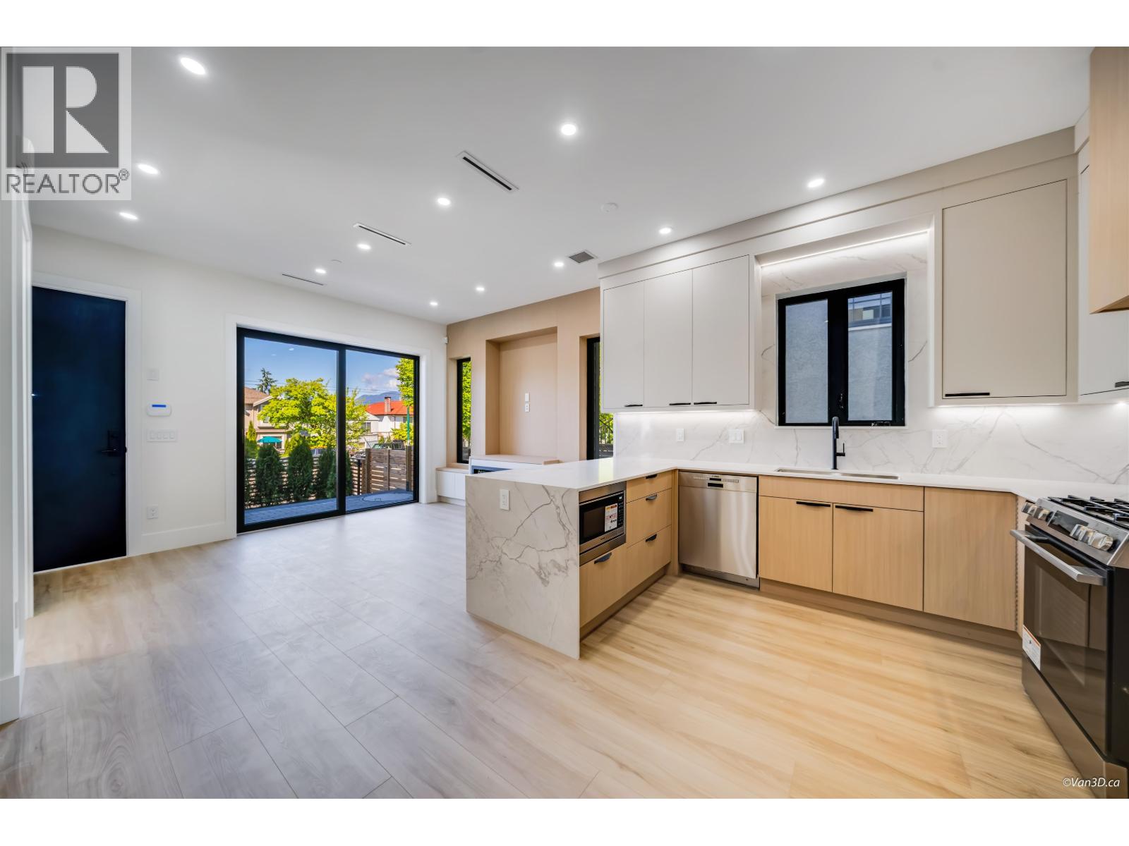 1 2636 Mcgill Street, Vancouver, British Columbia  V5K 1H3 - Photo 13 - R3116320