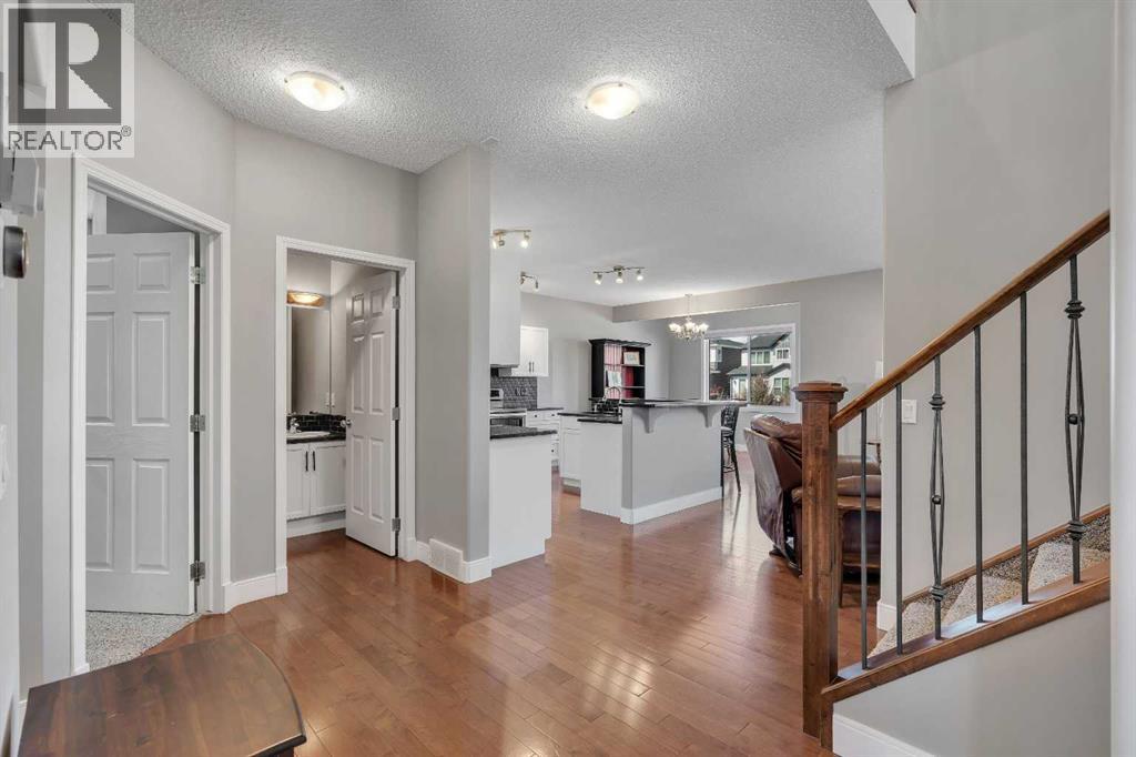 18 Silverado Skies Drive SW, Calgary, Alberta  T2X 0J3 - Photo 3 - A2301706