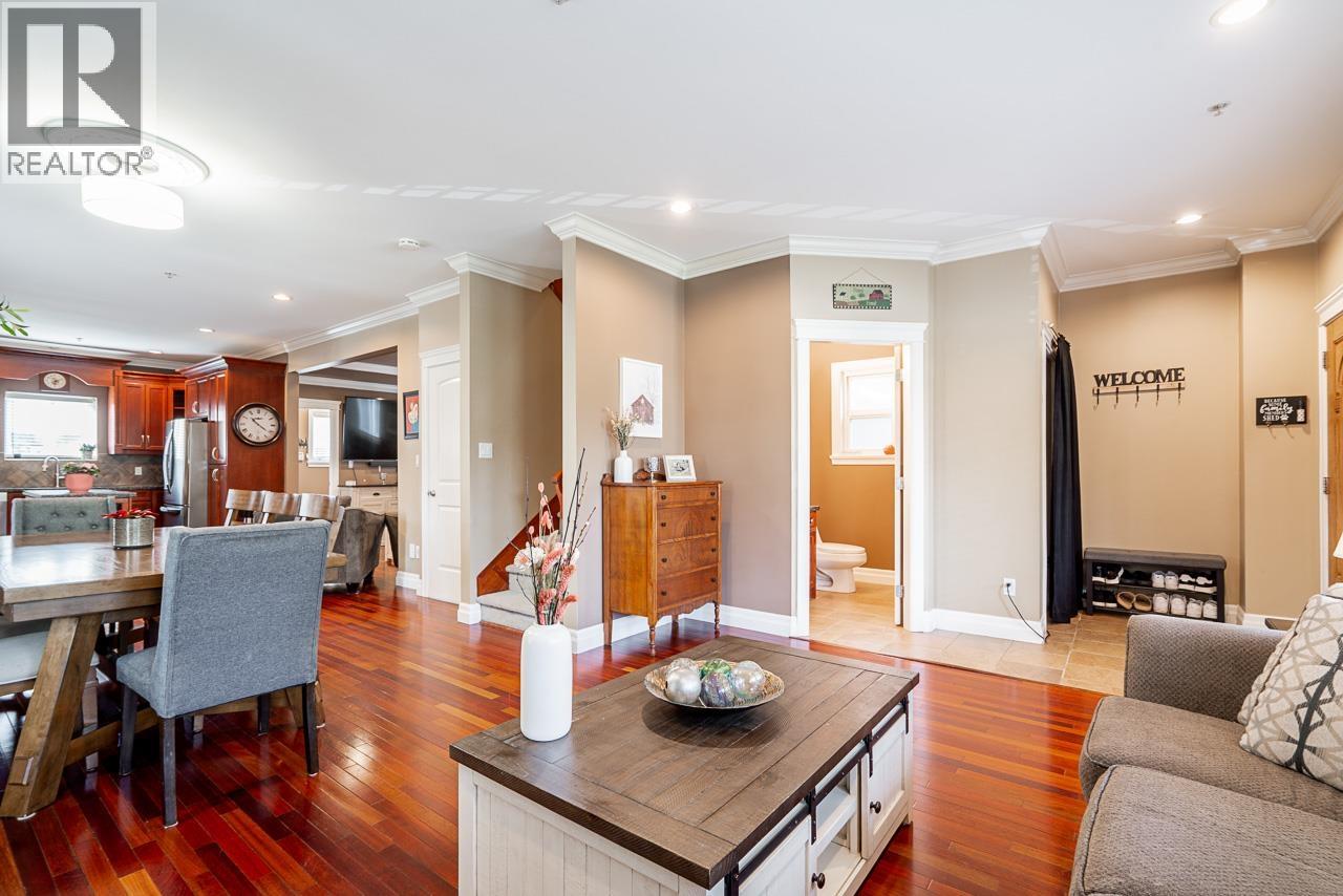 24330 102 Avenue, Maple Ridge, British Columbia  V2W 1J1 - Photo 8 - R3114497