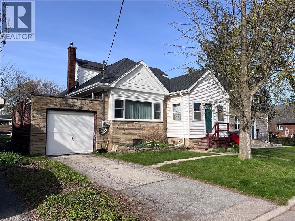 196 GLEN Road, Hamilton, Ontario