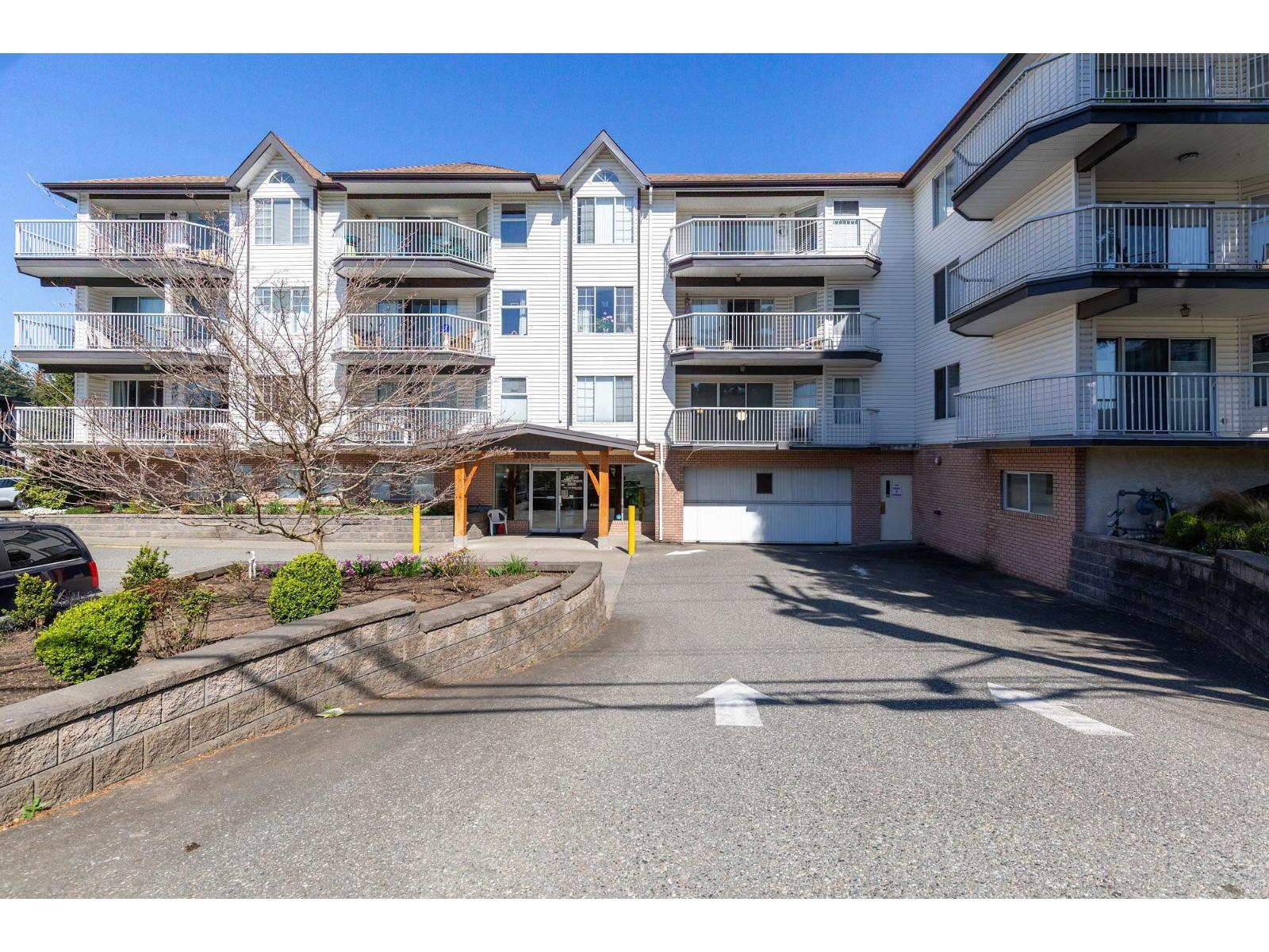 104 33535 King Road, Abbotsford, British Columbia  V2S 6Z5 - Photo 2 - R3109211