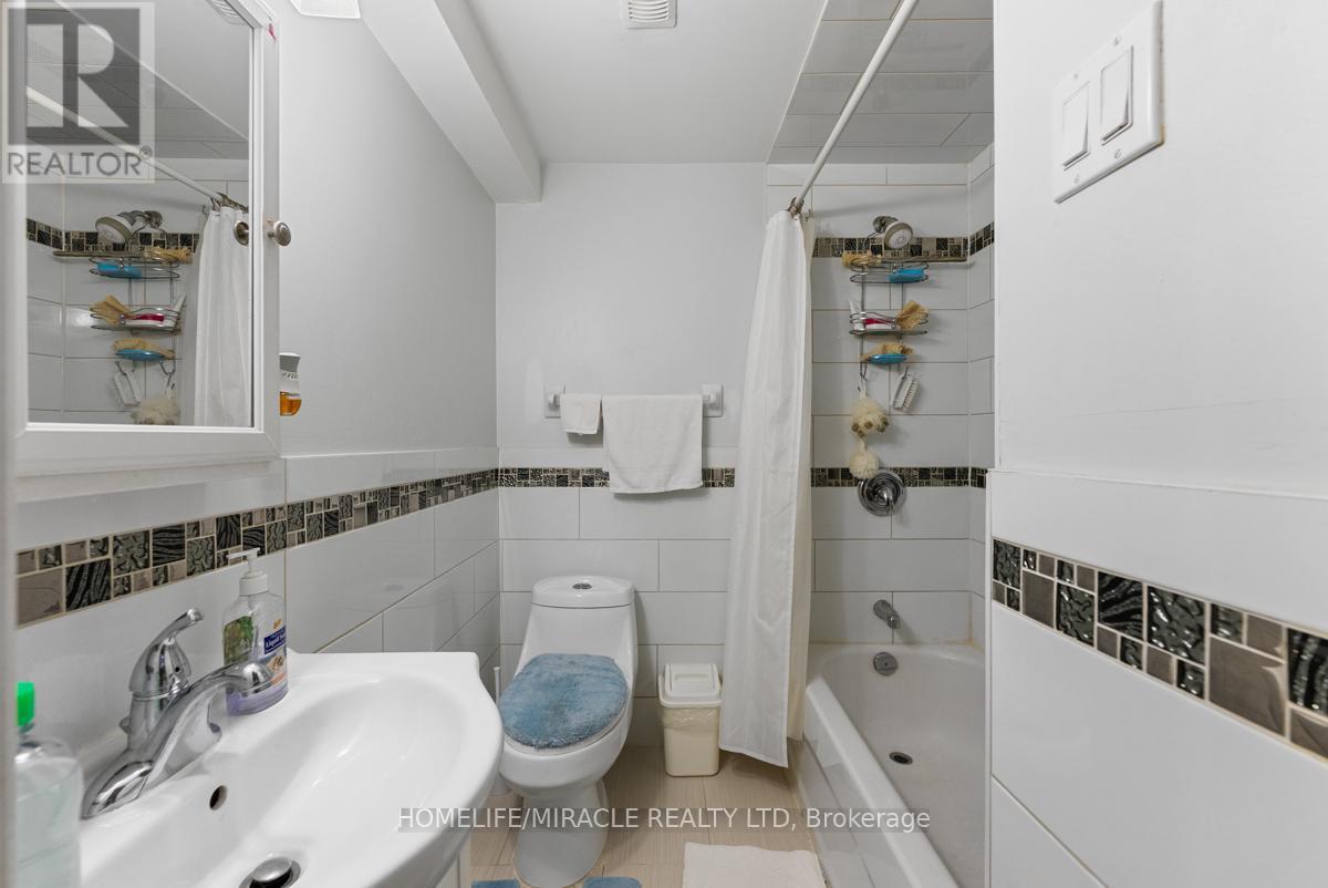 22 - 7115 Rexwood Road, Mississauga, Ontario  L4T 4L3 - Photo 20 - W13037580