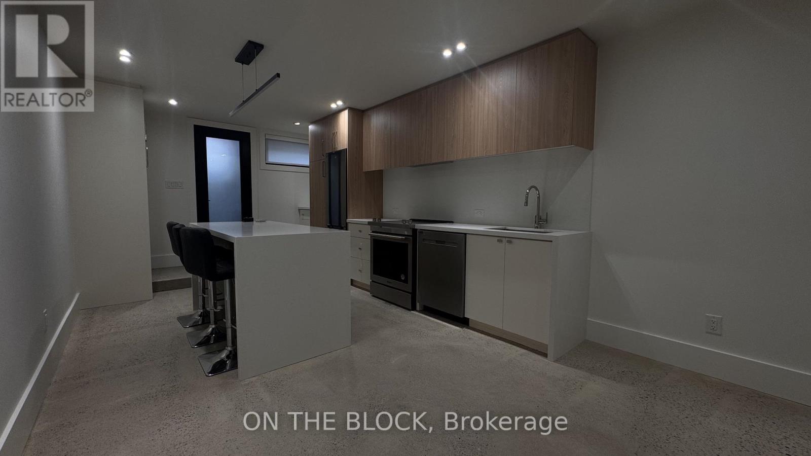 1041 College Street, Toronto (Little Portugal), Ontario  M6H 1B1 - Photo 2 - C13050516