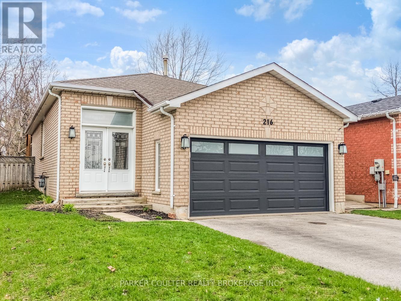 216 MAPLETON AVENUE, Barrie, Ontario