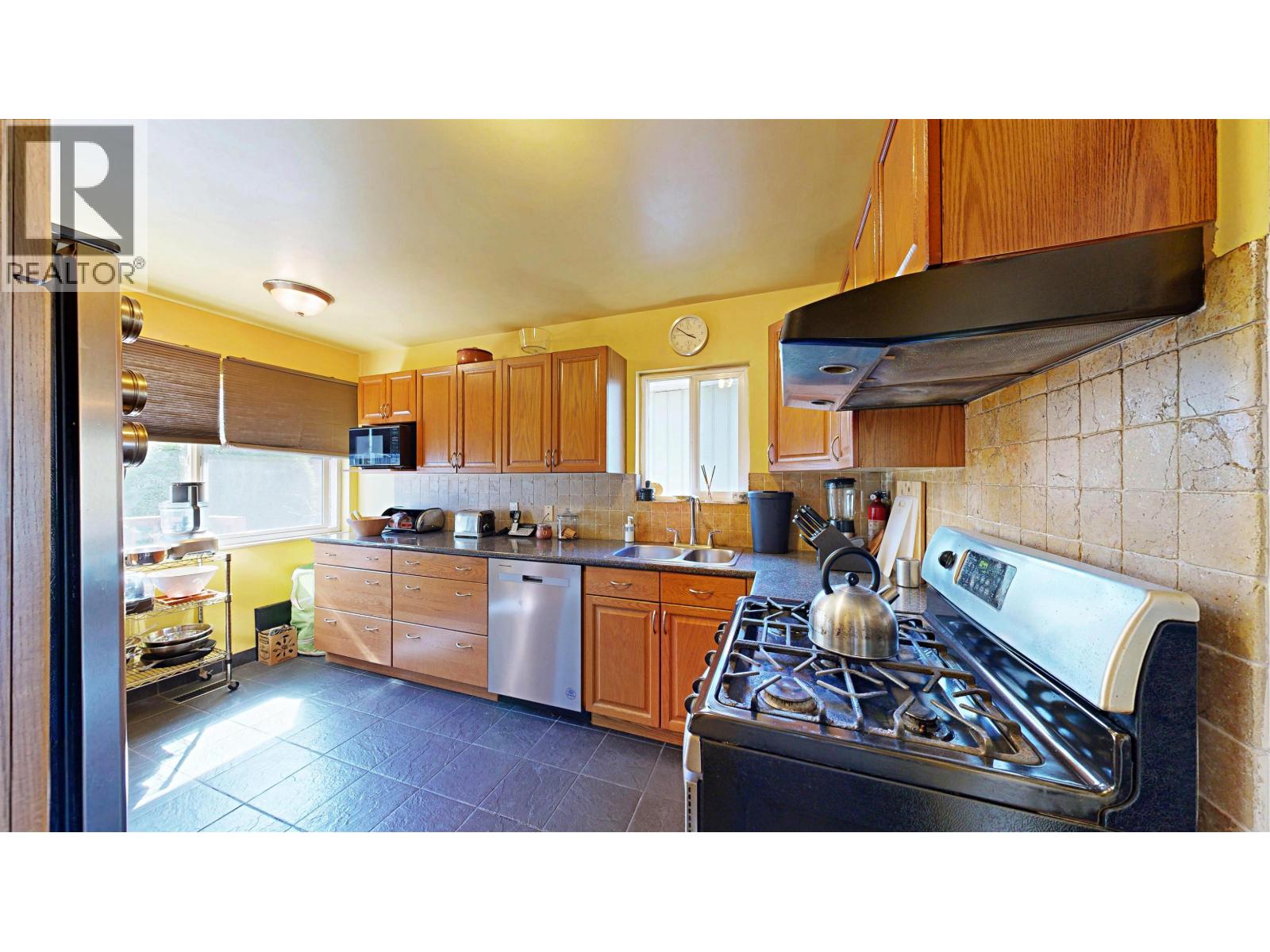 3752 Beatrice Street, Vancouver, British Columbia  V5N 4H5 - Photo 9 - R3116342