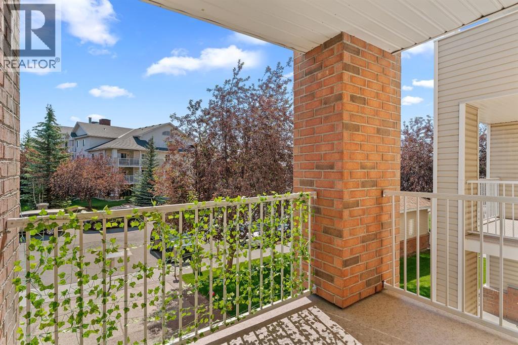 2205, 16 Country Village Bay Ne, Calgary, Alberta  T3K 5Y9 - Photo 12 - A2298447