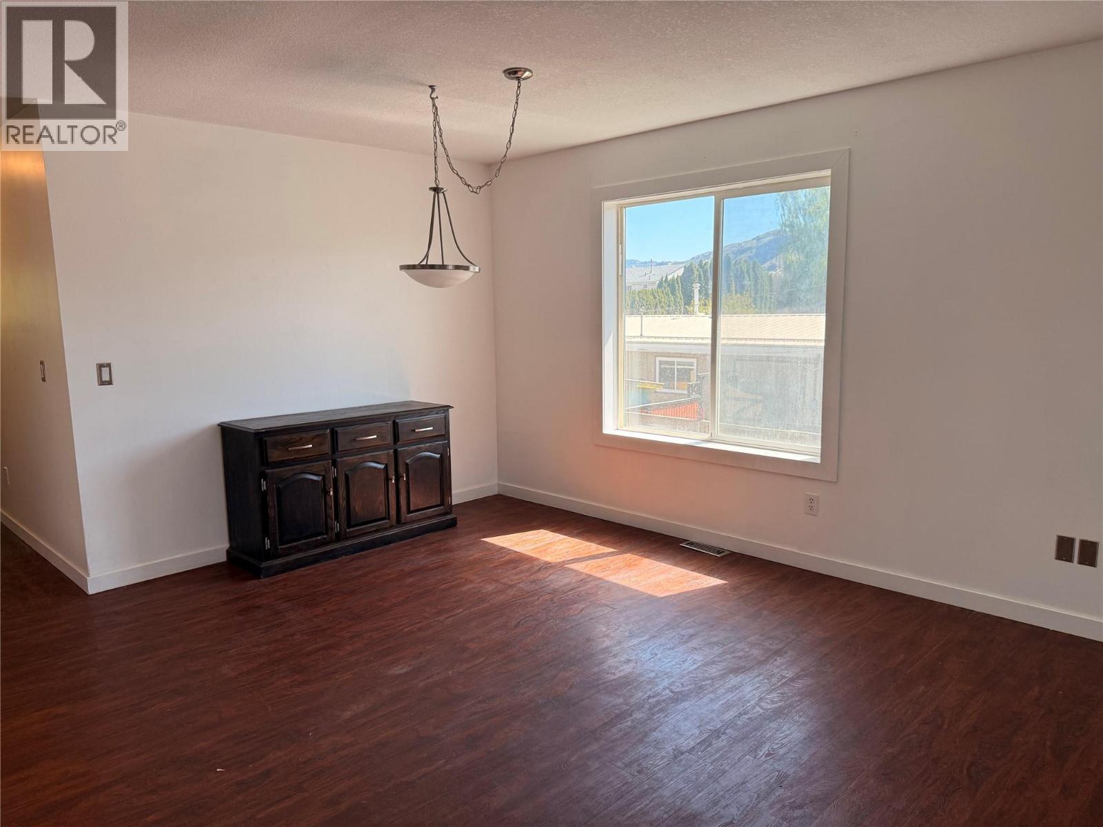 881 Evergreen Place, Kamloops, British Columbia  V2B 5M7 - Photo 5 - 10377048